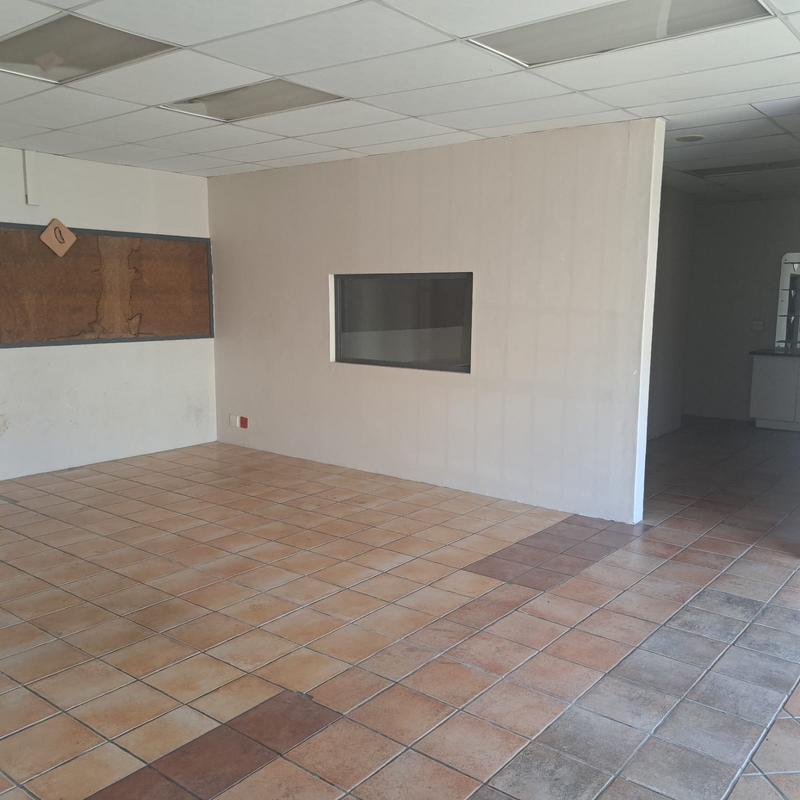 To Let commercial Property for Rent in Sidwell Eastern Cape